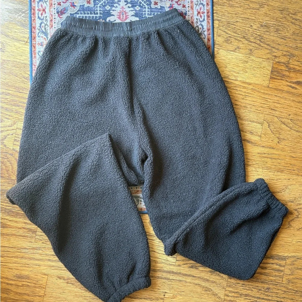 Adidas Teddy Fleece Velvet Olive Sweatpants - Picture 8 of 16